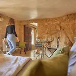 Domaine De Cantegrel - De Charme Et Troglodyte En Perigord