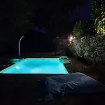 Дом отдыха Domaine De Cantegrel - De Charme Et Troglodyte En Perigord *