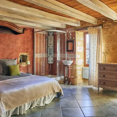 Domaine De Cantegrel - De Charme Et Troglodyte En Perigord Vitrac (Dordogne)