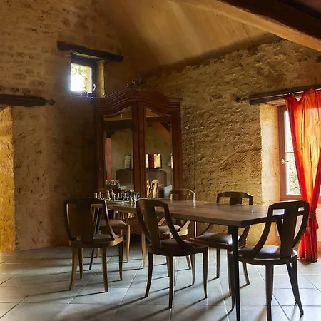 Domaine De Cantegrel - De Charme Et Troglodyte En Perigord *